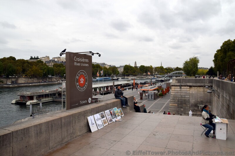 Croisieres River Cruises entrance and ticket area next to Pont d'Lena.jpg