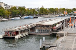 Bateaux Parisiens Pierre Bellon P17781F River Boat docked on Pier 1 next to Pont d'Lena.jpg