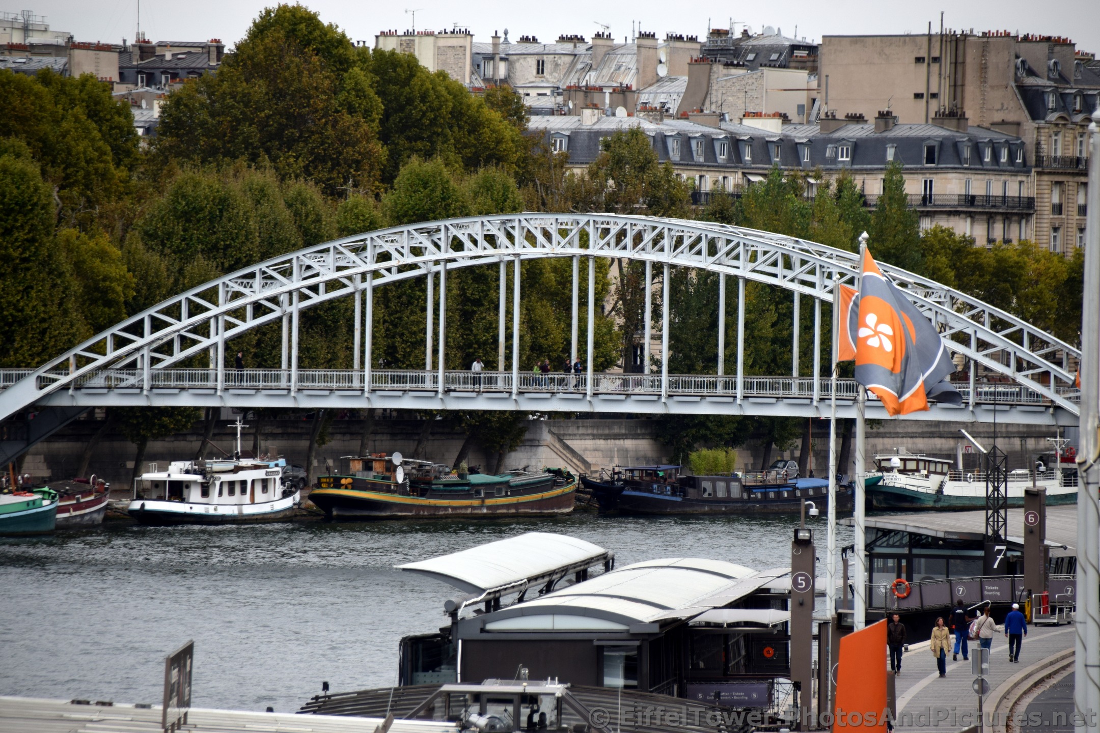 Plce Debilly Bridge Paris.jpg