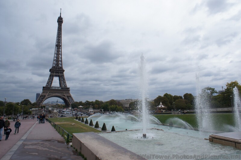 Fountains of Trocadero Garden & Eiffel Tower in the back.jpg