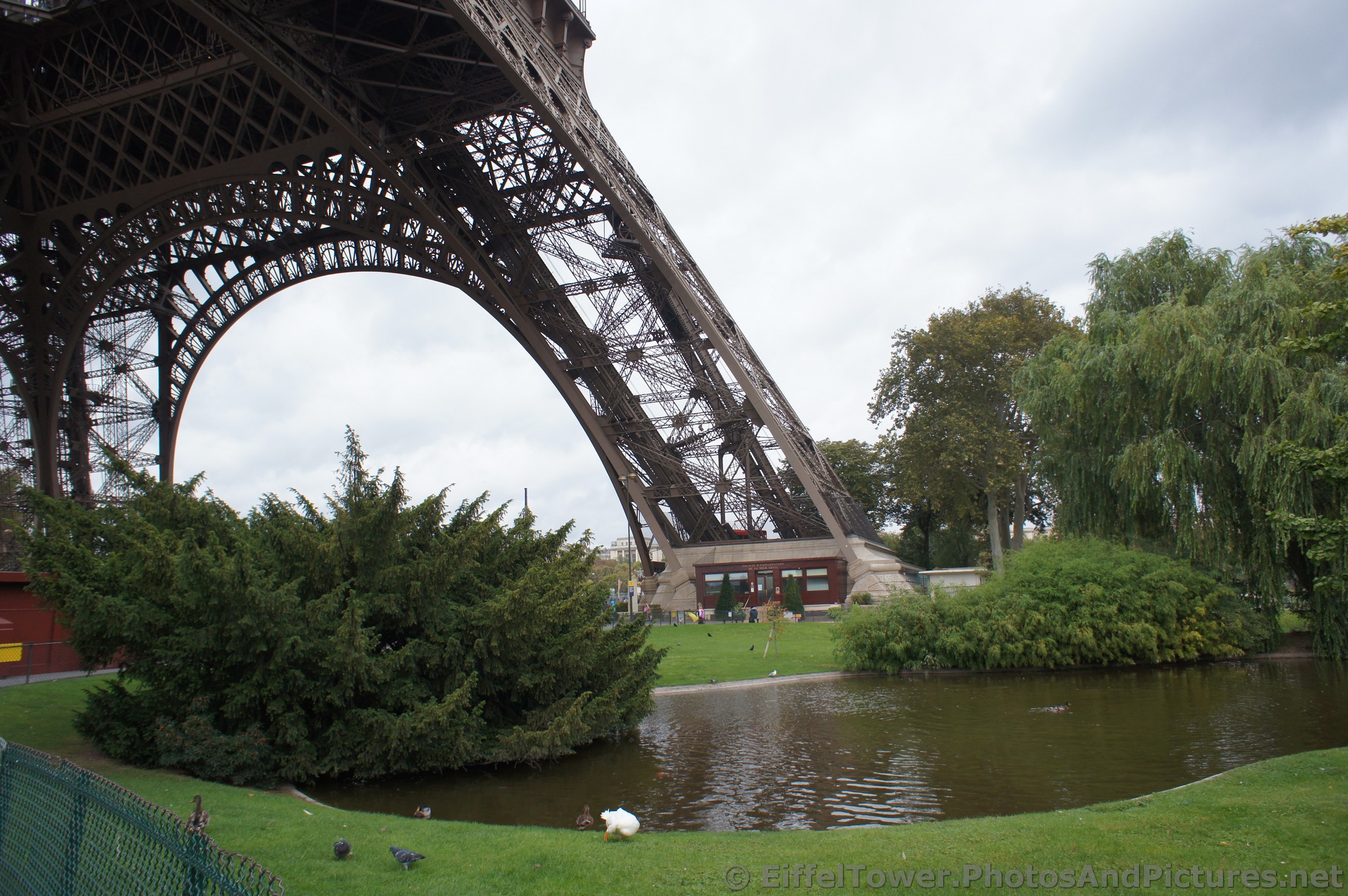 Societe d'Exploitation de la Tour Eiffel.jpg