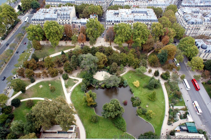 Pond next to Eiffel Tower to the South West.jpg