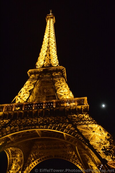 The Moon and the Eiffel Tower at Night.jpg