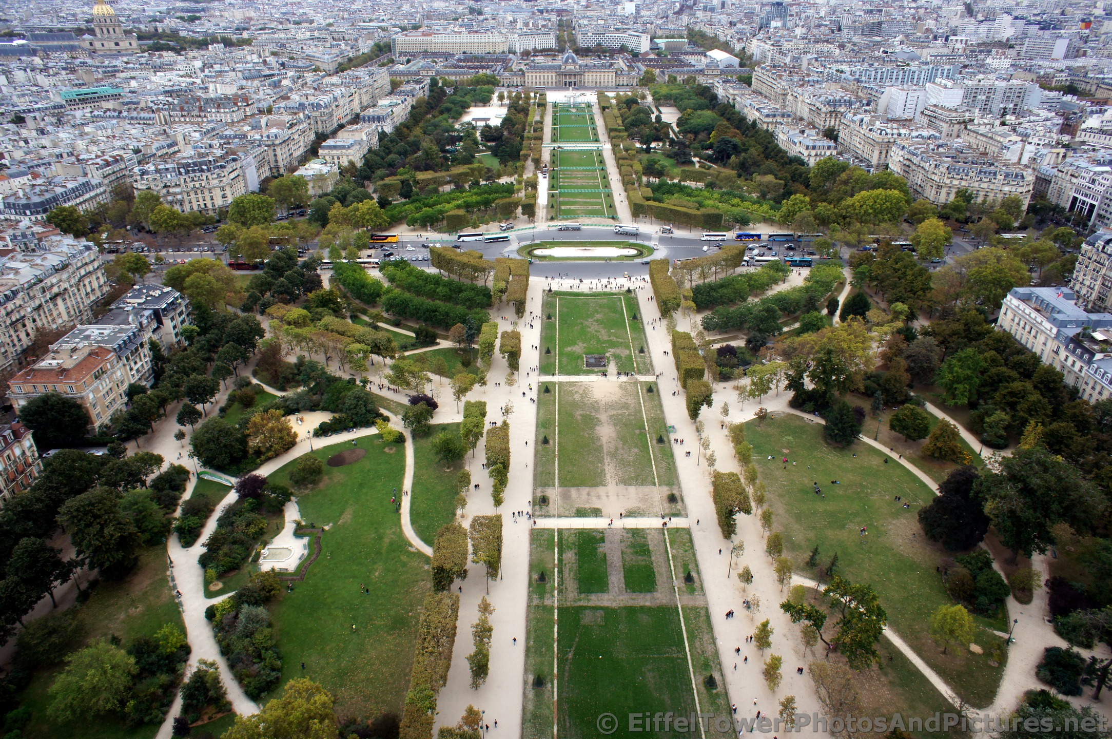 Champ de Mars wide-angle view from Eiffel Tower.jpg