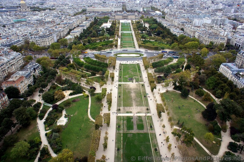 Champ de Mars wide-angle view from Eiffel Tower.jpg