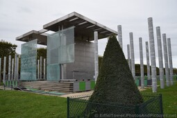 Mur de la Paix Memorial at Champ de Mars.jpg