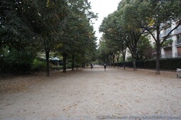 Allee Adrienne Lecourveur near the Eiffel Tower.jpg