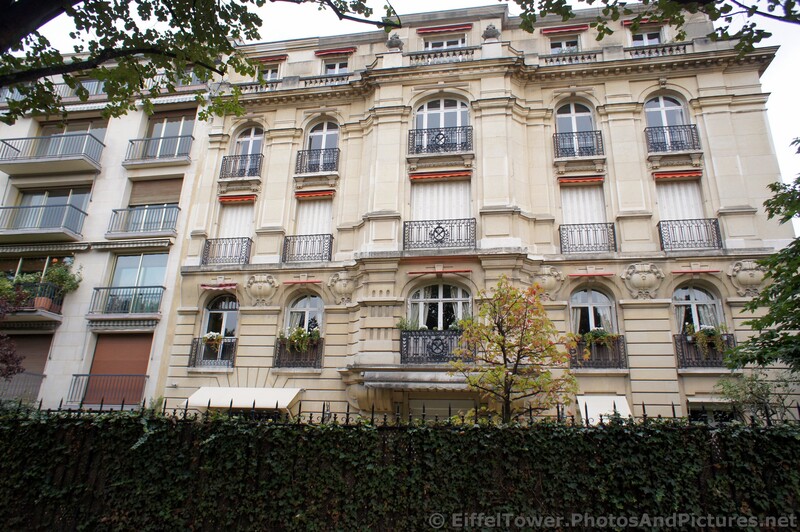 Paris Apartments on Alle Adrienne Lecouvreur at Champ de Mars.jpg