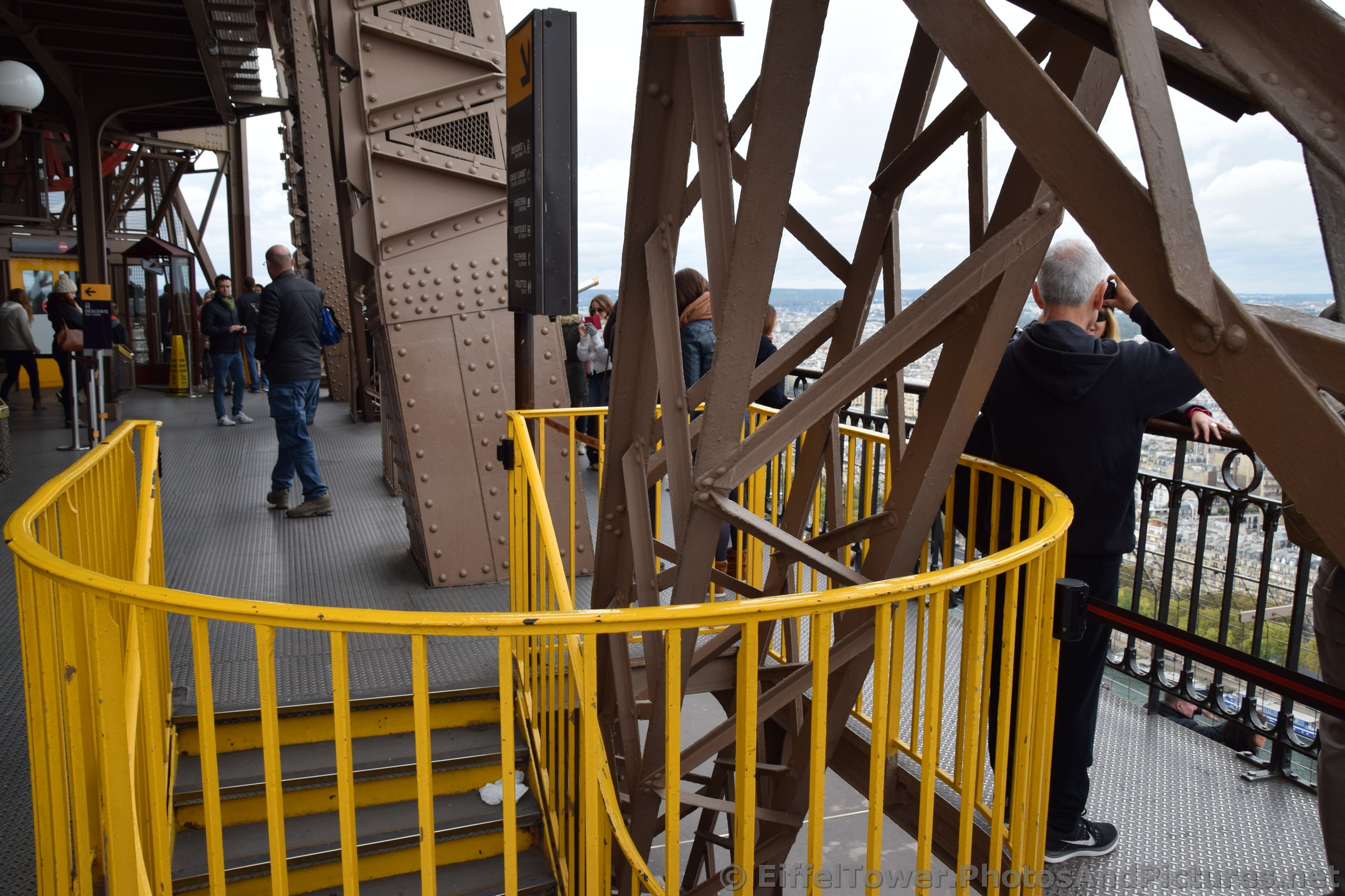Circular Stairwell of the Eiffel Tower Second Floor.jpg