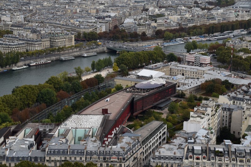 Quai Branly Museum next to Eiffel Tower.jpg