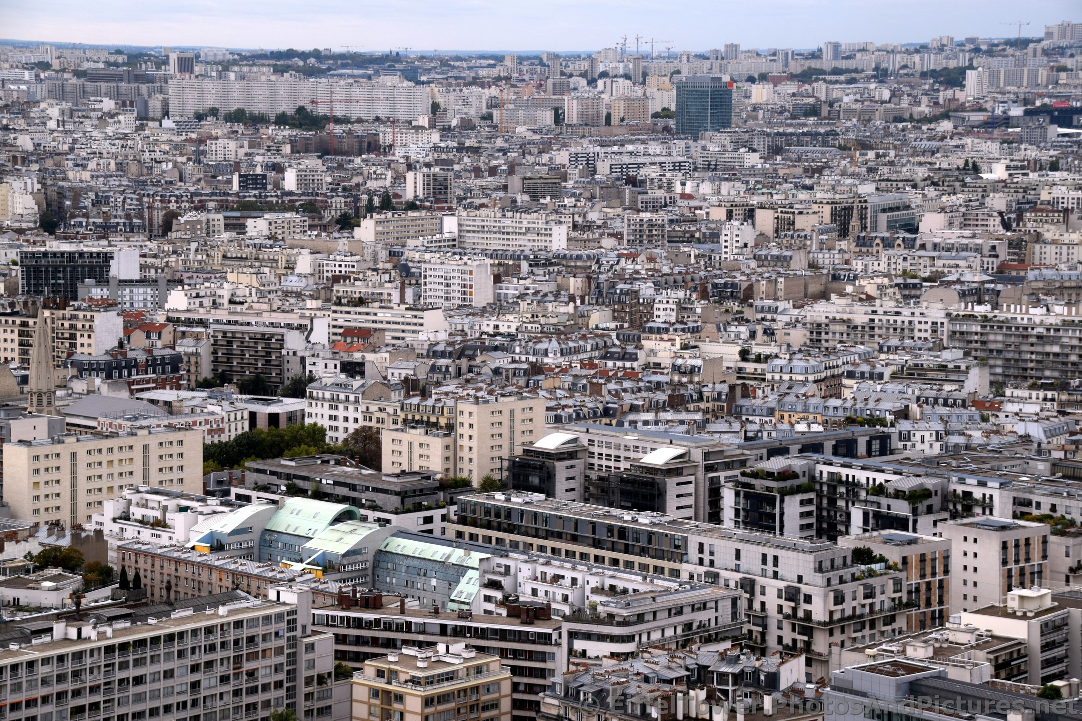 Paris Northwest of Seine River seen from Eiffel Tower.jpg