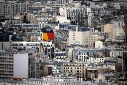 Southwestern Paris seen from Eiffel Tower.jpg