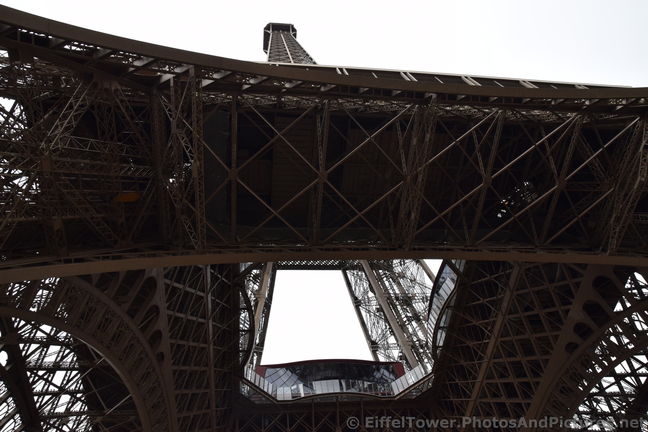 Steel Beams of the Eiffel Tower seen from underneath.jpg