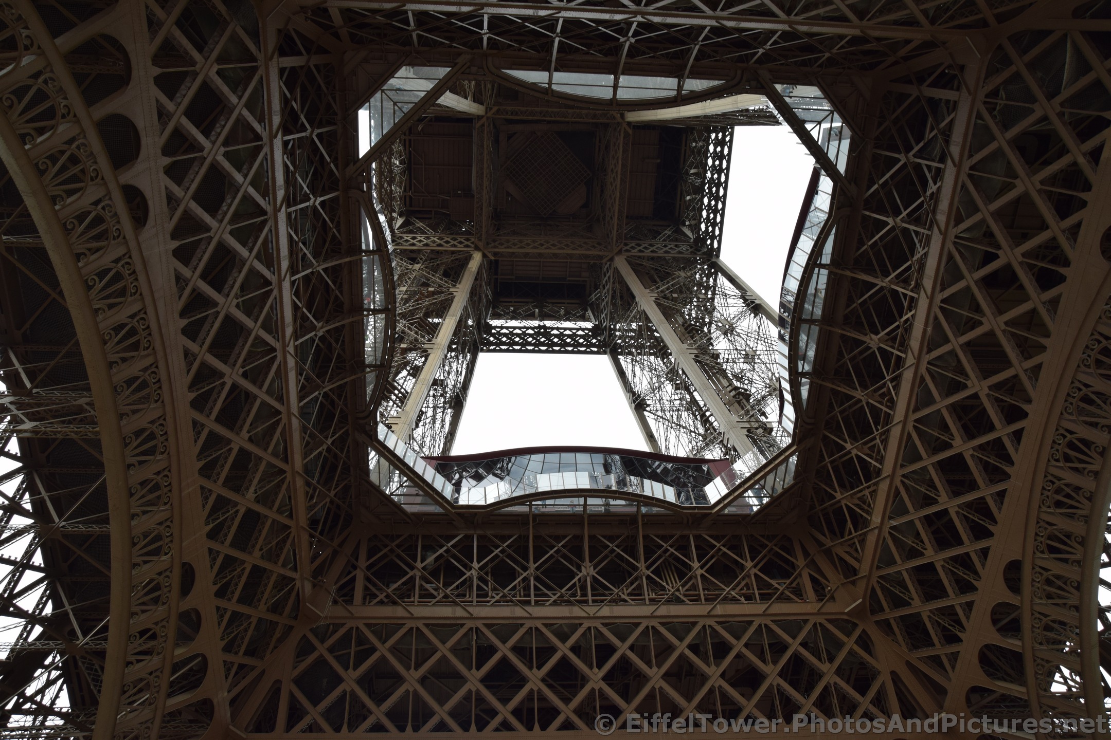 View of Eiffel Tower Looking up from Directly Underneath the Center.jpg
