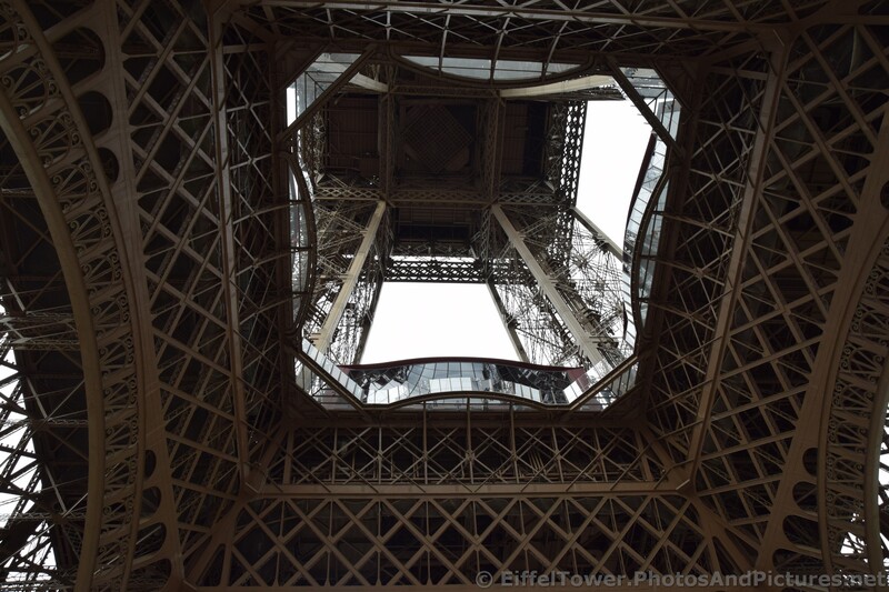View of Eiffel Tower Looking up from Directly Underneath the Center.jpg